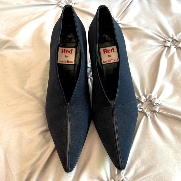 RED by RAMON TENZA Navy Blue Heels, STUNNING! Size 7.5 - Picture 10 of 12